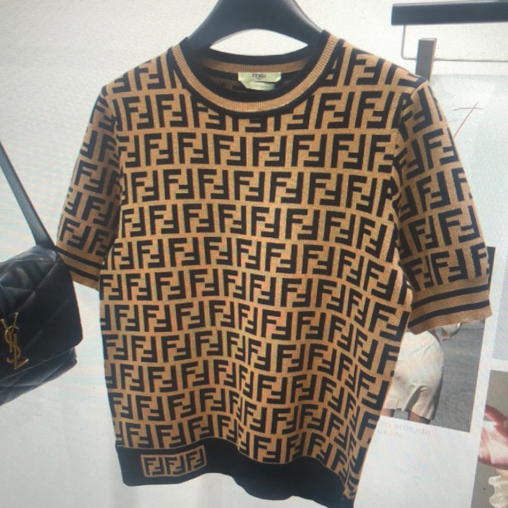 Fendi Crewneck Top in Black Ana brown with iconic FF top